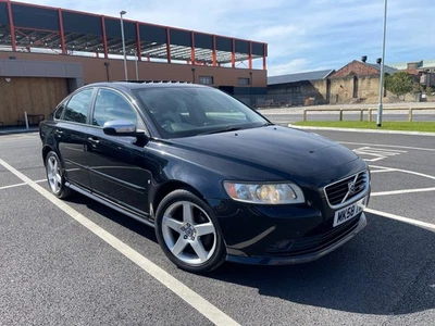 2009 58 VOLVO S40 1.6 PETROL SPORT R-DESIGN 1 OWNER FULL MOT IMMACULATE CLEAN - Image 1 of 4