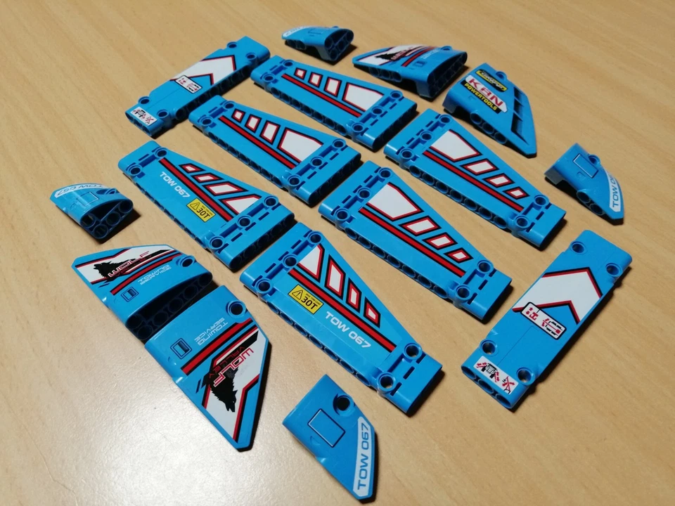 LEGO Technic Beklebte Paneele Panels Verkleidungen azur blau / Technik Konvolut - Bild 2 von 4