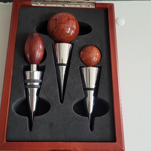 Brookstone 3 Cherry Wood & Stainless Wine Bottle Stopper Set Wood Case Bar Tools