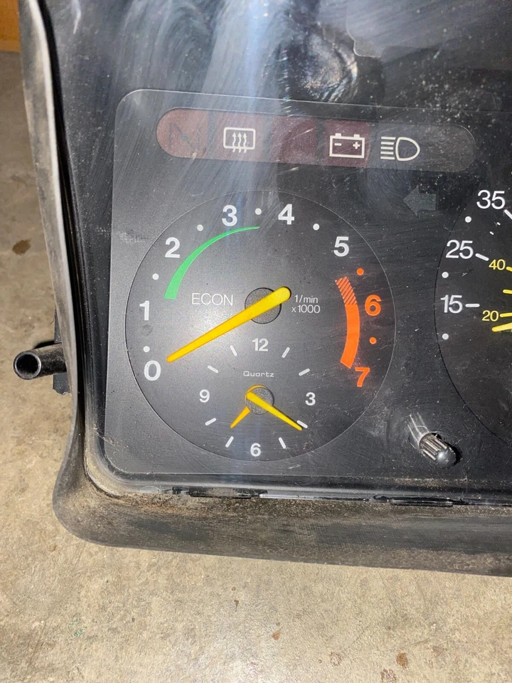 Cuadro de instrumentos Saab 900 Turbo 1983 a 1987 Foto 2 de 4