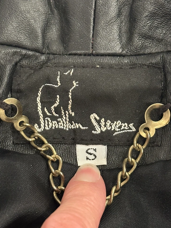 Jaqueta manga folhada vintage anos 80 lã vermelha e couro preto Jonathan Stevens tamanho P - Imagem 4 de 4