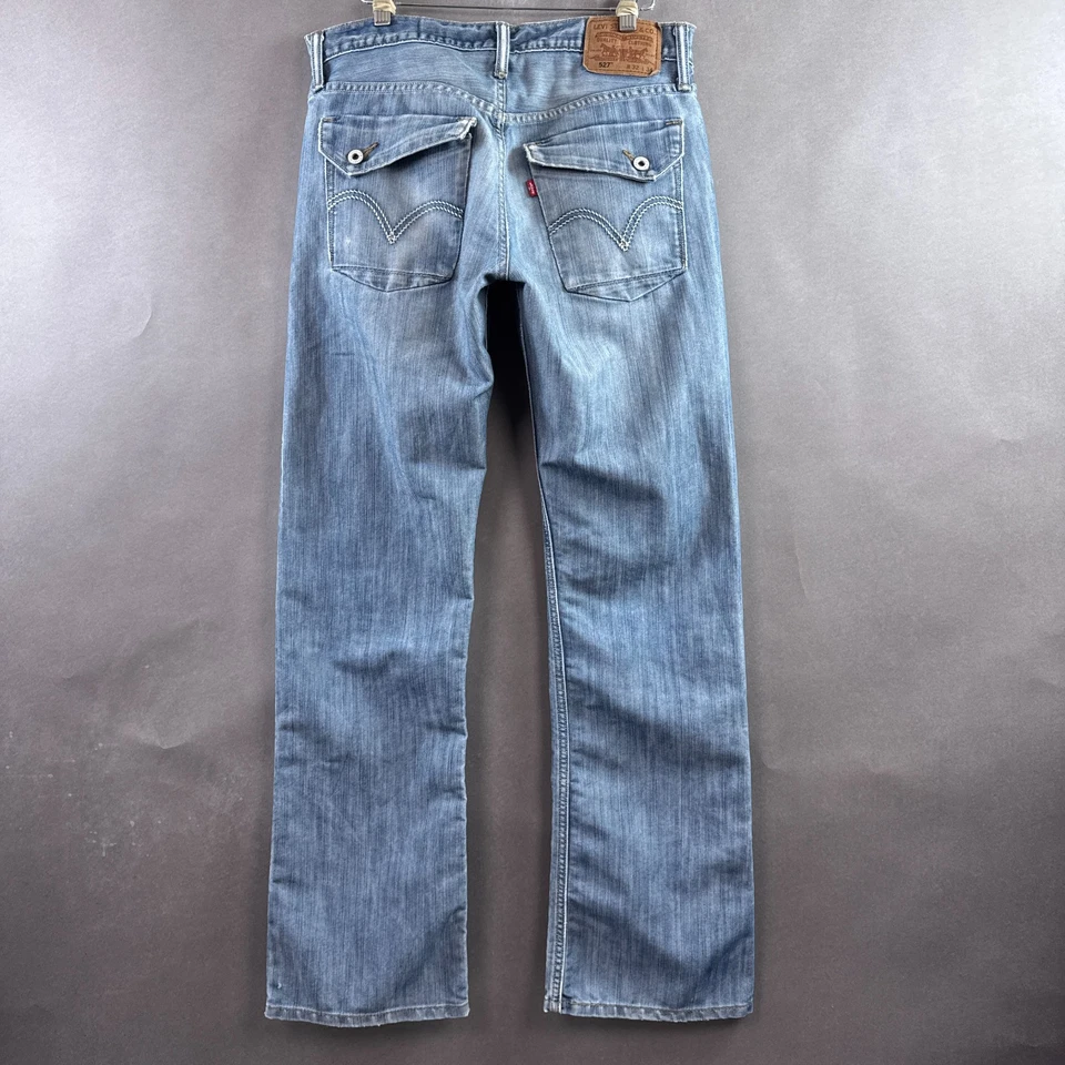 Levis 牛仔裤男式 32x32 蓝色 527 靴型裤子褪色浅翻盖 (Tag32x34) — 第 3/4 张图片