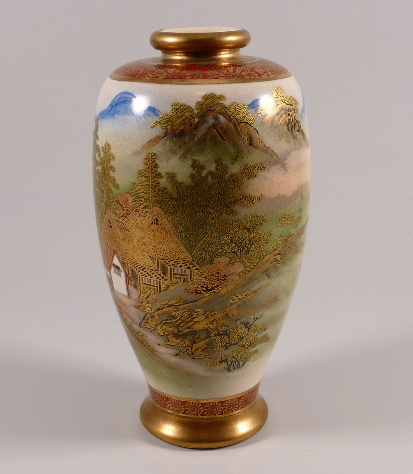 Satsuma Japan Kobo Vase mit Berglandschaft und Wassermühle Soko China