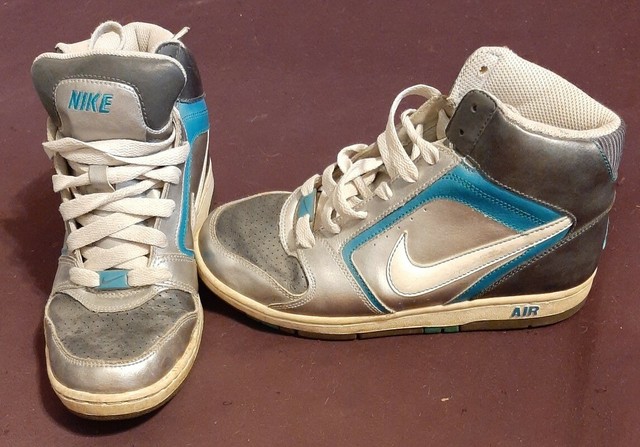 nike womens high top basketball shoes