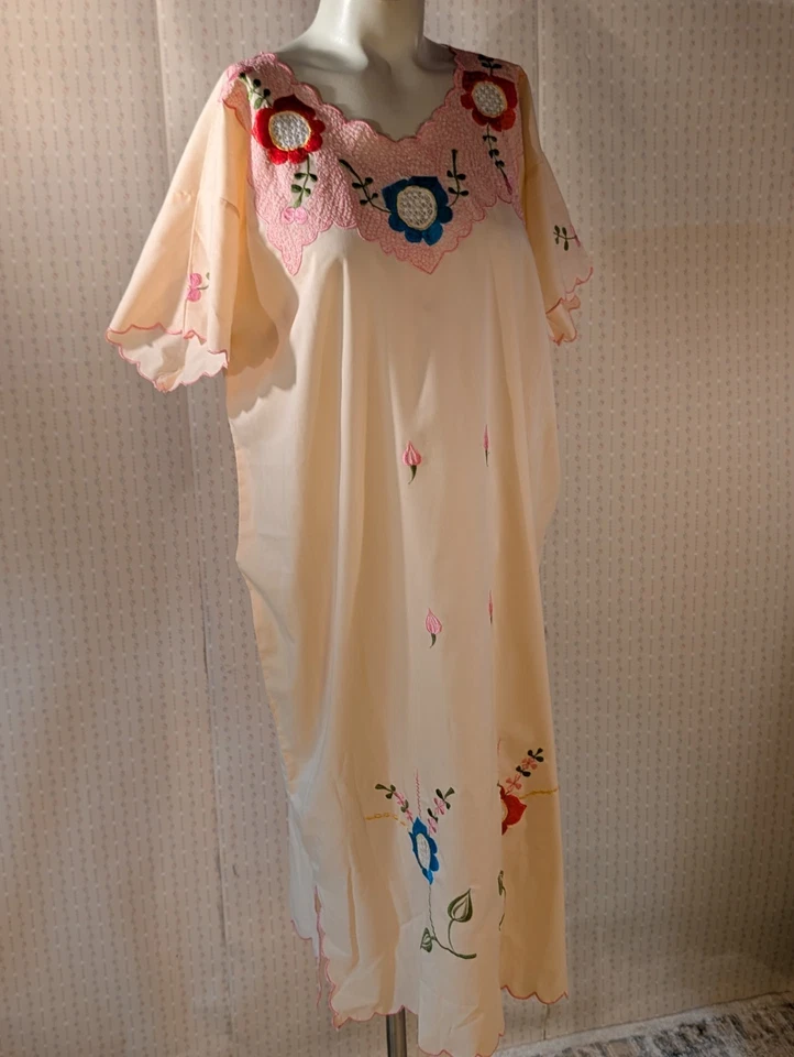Vintage Cottage Core Dress XL Mexican Embroidered Flowers Romantic Pink Handmade - Image 3 of 4