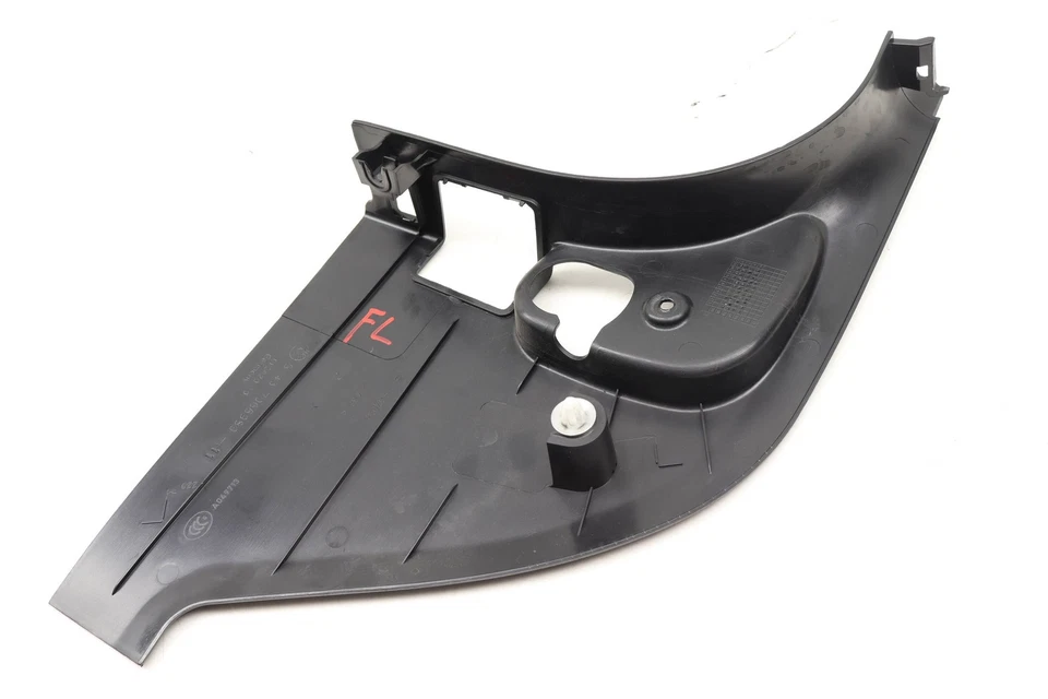 BMW 335D 2009-2011 - Cubierta de panel inferior delantero izquierdo / moldura 7066989 Foto 2 de 4