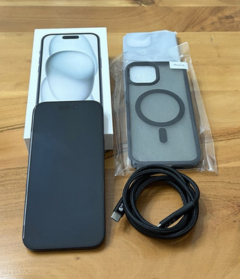 iPhone 15 in Schwarz mit 128 GB