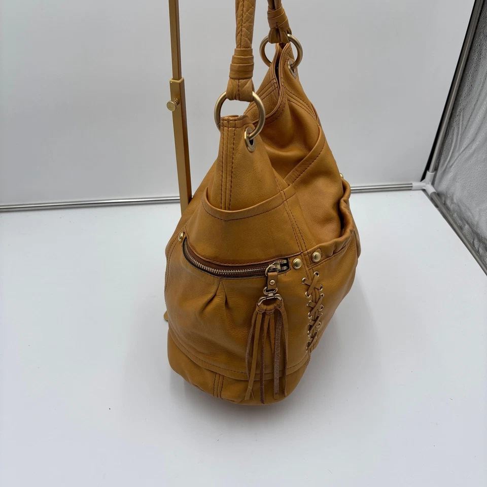 Bolso de Hombro B. Makowsky Amarillo Mostaza Cuero Borla Cremallera Hobo Cartera Foto 3 de 4