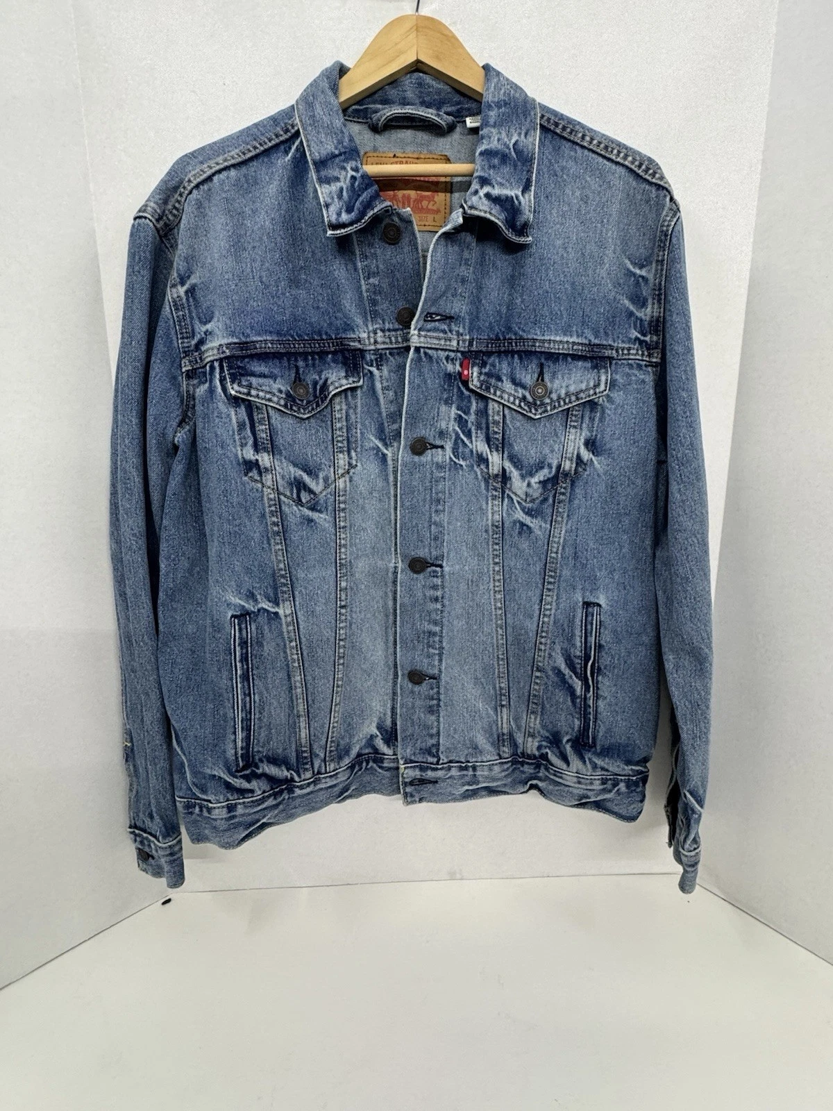 Levi’s Dark Wash Denim Trucker Jacket Men’s Size L