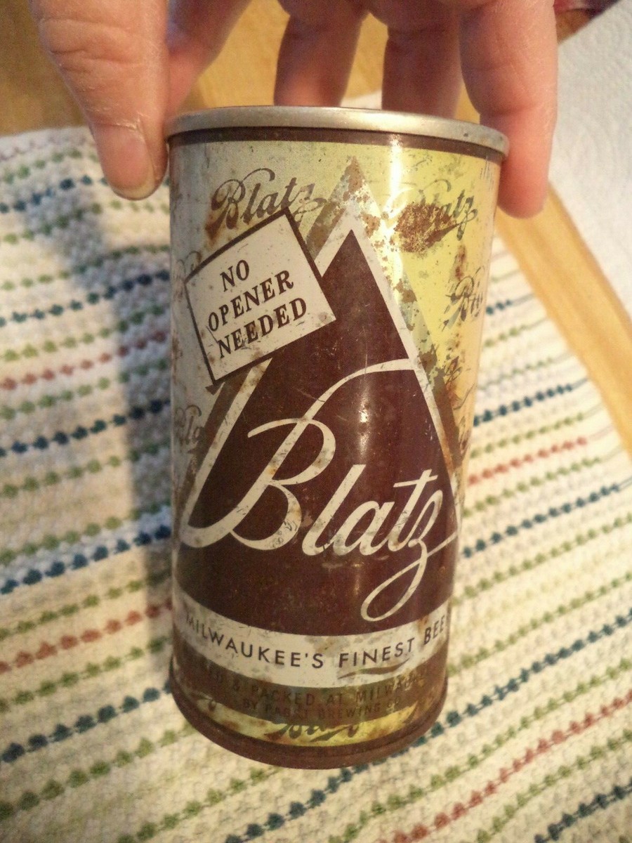 BLATZ NO OPENER NEEDED 12 OZ STRAIGHT EDGE STEEL BEER CAN LIFT TAB