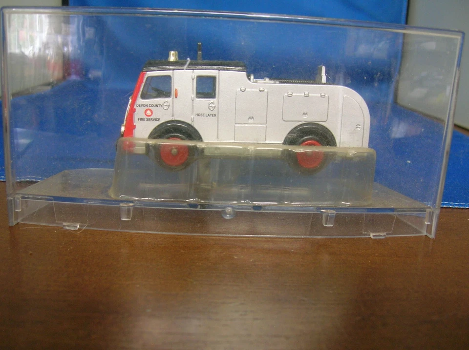 Corgi CS90103 Dennis F8 Pump Escape-Devon,series #7 history of fire fighting - Image 4 of 4