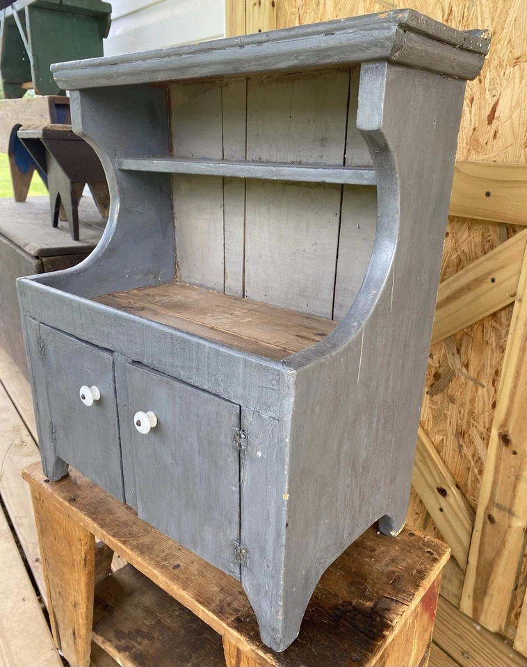 Примитивный антикварный расписной серый детский буфет - Изображение 2 из 4