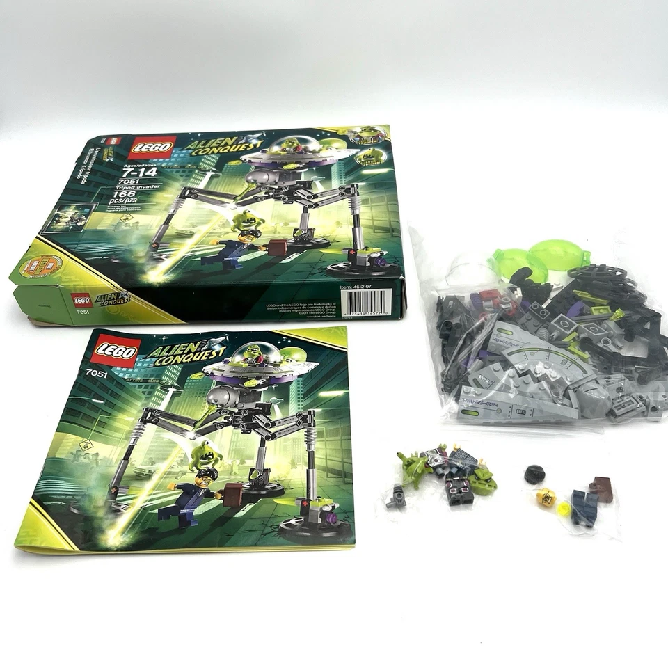 Lego Alien Conquest 7065 Mothership 7067 7049 7050 7051 7052 UFO Aliens Figures - Image 2 of 4