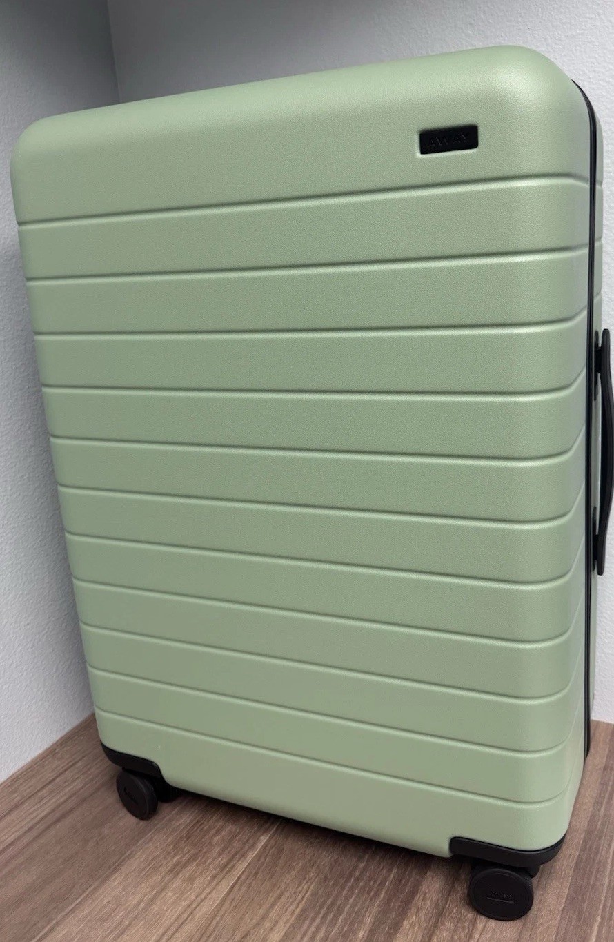 Away Travel Medium Luggage Sea Green Hardside Spinner *See Description**