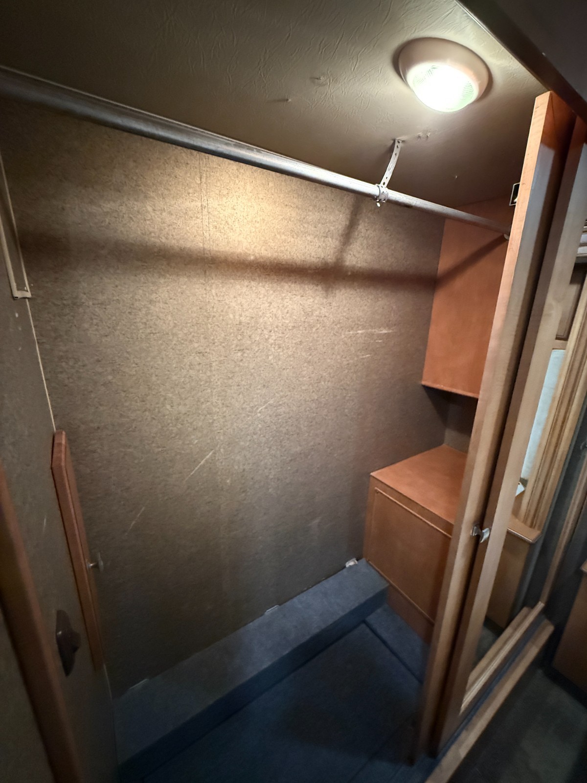 2013 Winnebago Journey 40U