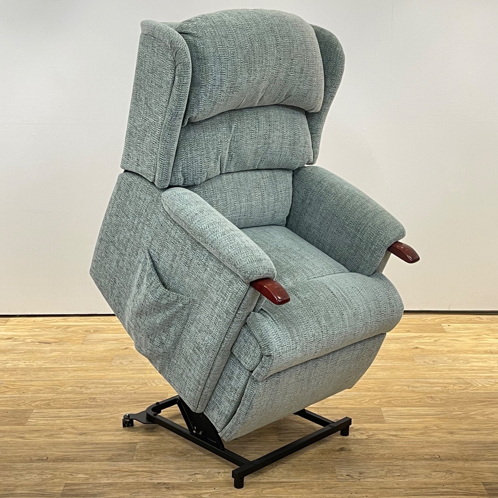 HSL Riser & Recliner Chair Aysgarth Electric Dual Motor Rise And 1 Year