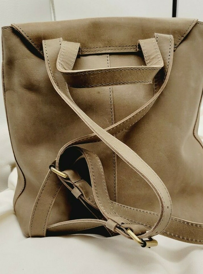 Raven Lily Leather Addis Backpack Handbag Carryall Feather  display picture 3