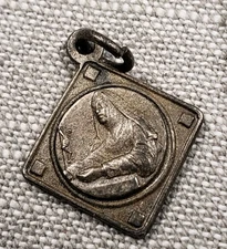 Vintage Medal Pendant St Therese Of Lisieux Religious Christian B86