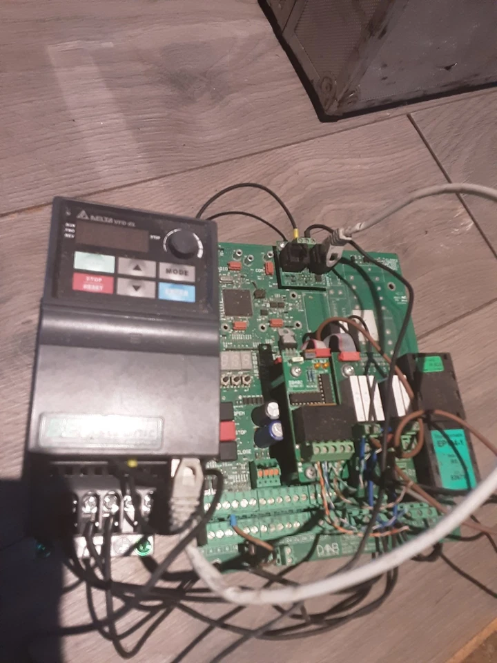 electric swing gate openers a - Image 3 of 4