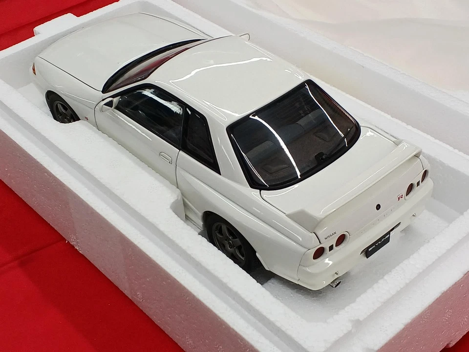 Minicar AUTOart 1/18 77342 NISSAN SKYLINE GT-R R32 Foto 4 de 4
