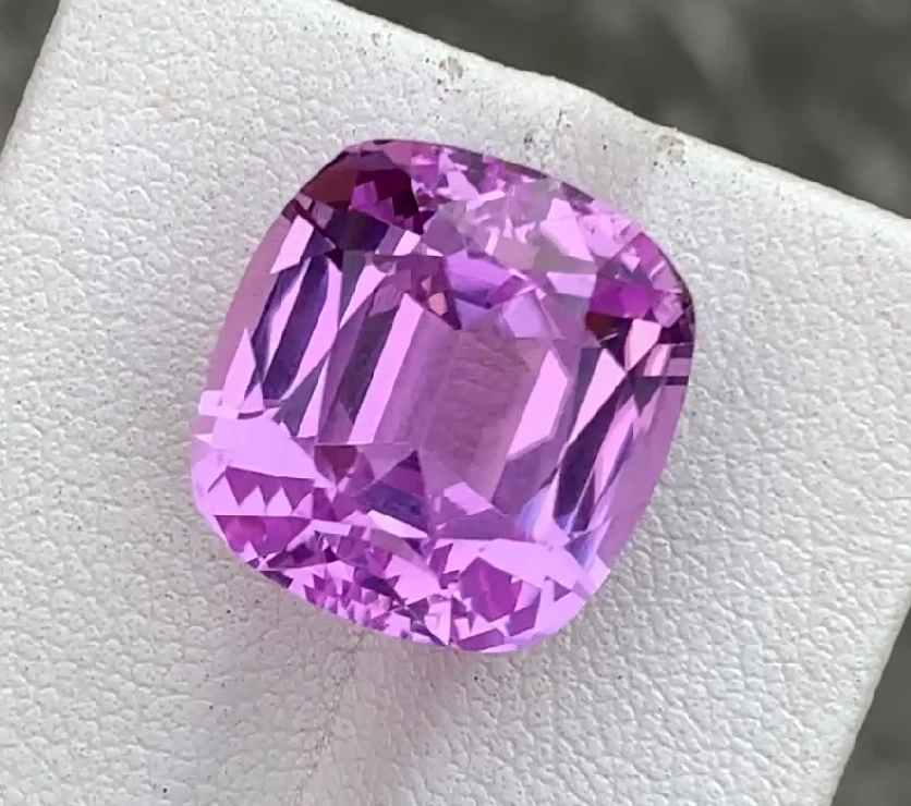 VVS 18.06 Ct Natural Deep Pink Kunzite Gemstone Cushion Cut From Afghanistan - Image 2 of 2