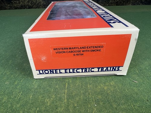 LIONEL 6-19704 WESTERN MARYLAND EXTENDED VISION CABOOSE w/SMOKE & LIGHT NIB - Picture 2 of 18