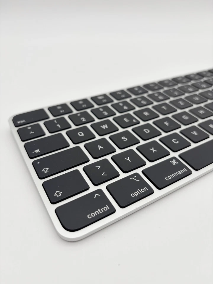 Apple Magic Keyboard Touch ID QWERTZ DE Silber Schwarz OVP Ziffernblock Tastatur - Bild 3 von 4
