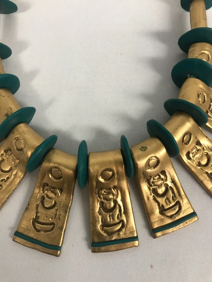 COLAR RARO ANNIE DAY ARTISTA AUSTRALIANO AZUL-PETRÓLEO OURO IMPRESSO BORRACHA PASSARELA - Imagem 2 de 4