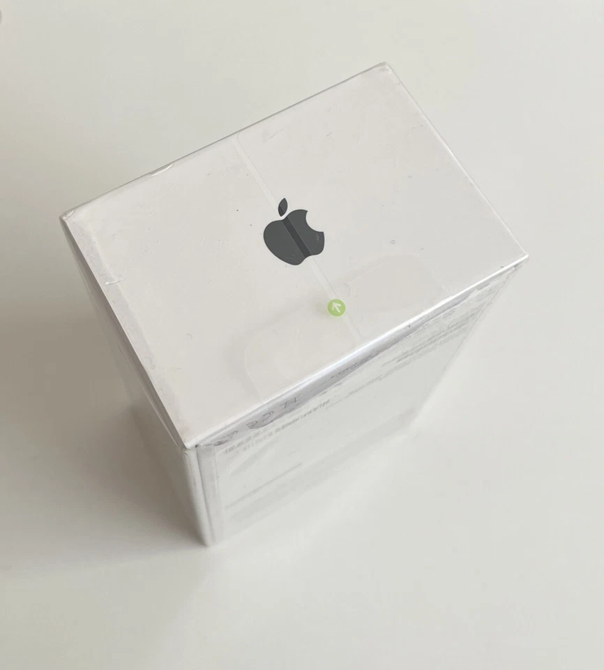 New Sealed Apple iPhone 7 32gb - Black - UK Supplied - Image 3 of 4