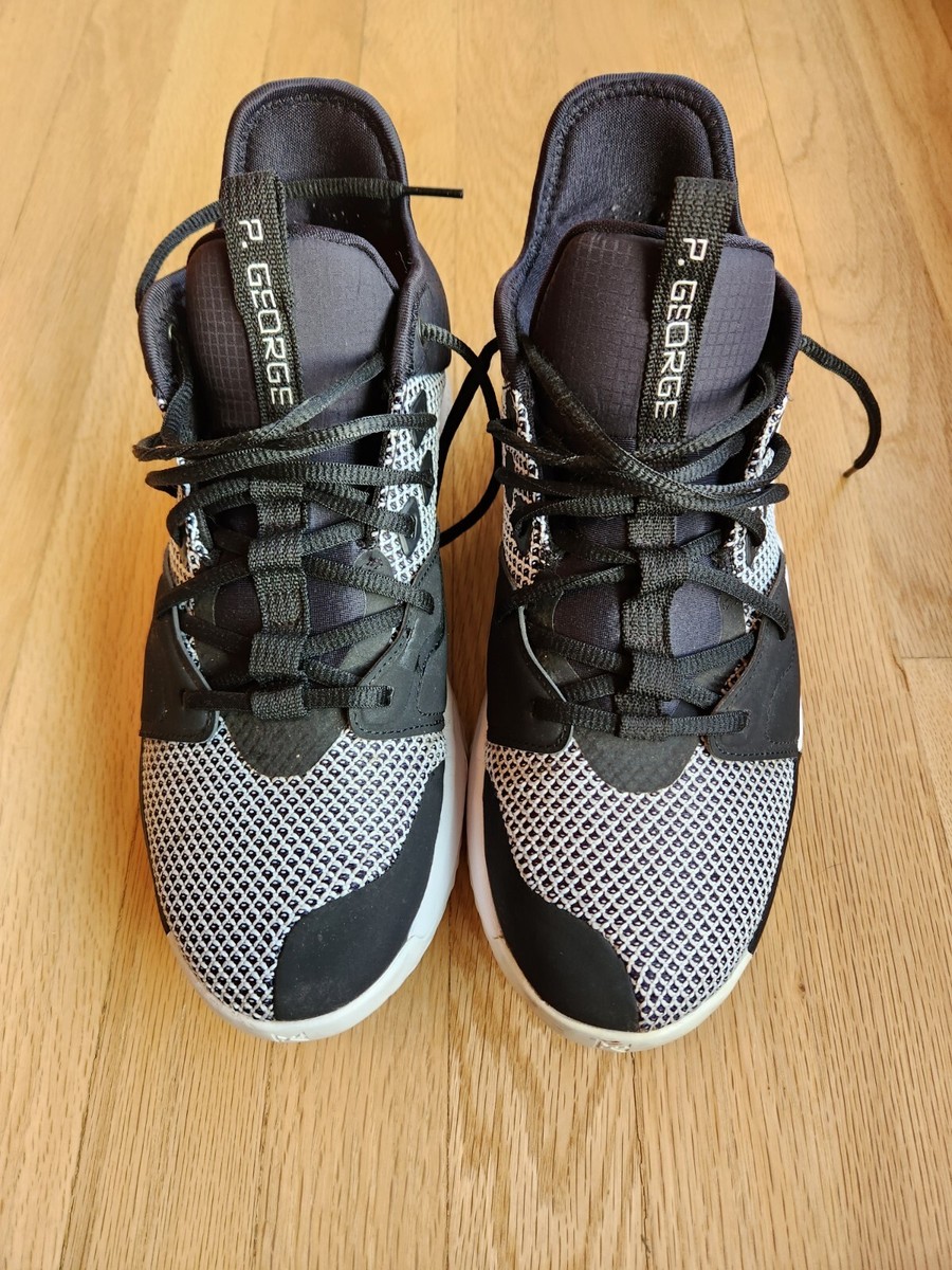 Nike Mens Paul George PG Monochrome Black And White Size Used