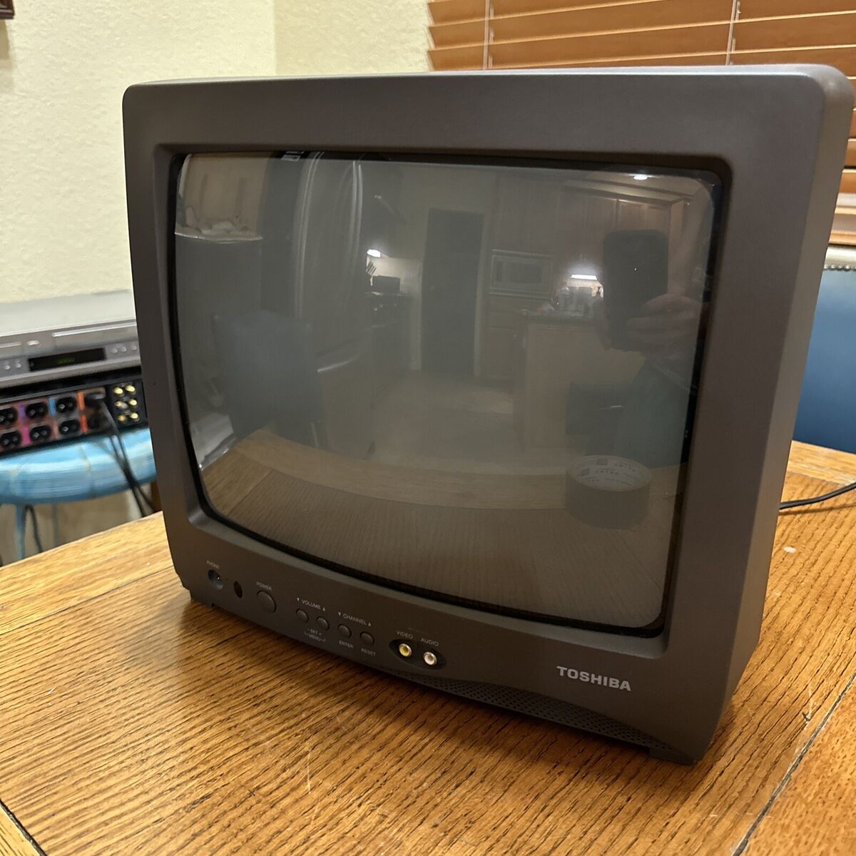 Toshiba 13A23 Analog CRT Retro Gaming TV Vintage Fast Toshiba 13A23 Analog CRT Retro Gaming TV Vintage Fast
