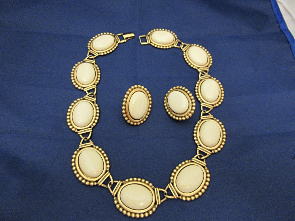 Vintage Napier Necklace Earrings Cream Ovals Chunky Lovely Designer Set