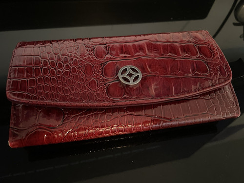 Safekeeper Red crocodile skin texture leather wallet #wallet #crocodile