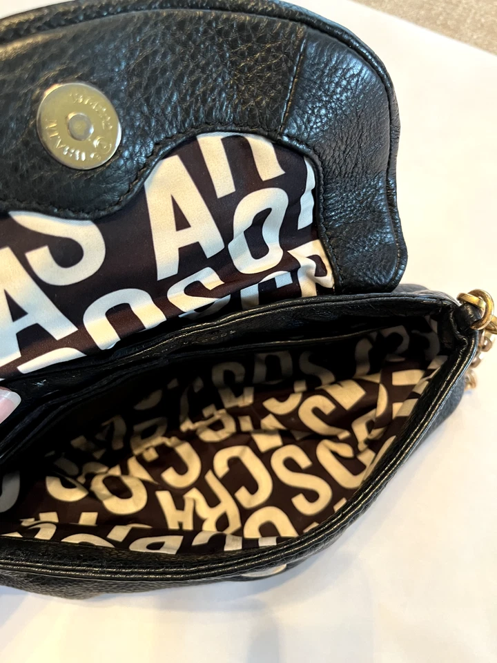 Bolso Bandolera Marc By Marc Jacobs Clásico Q Karlie Cuero Solapa Eslabón de Cadena Negro Foto 4 de 4