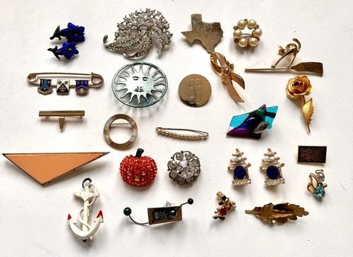 Vintage Mixed Lot 25 Pieces Costume Jewelry -Brooches and Pins