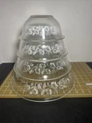 Pyrex White lace/Colonial Mist 4 Piece Mixing Bowl Set Rare Full Set