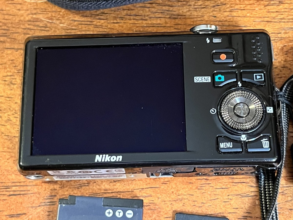 Nikon Coolpix S6000 Compact Digital Camera 14.2MP 7x Optical Zoom