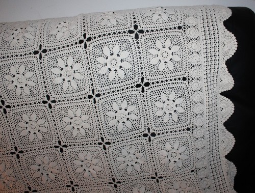 Vntg Hand Crocheted Bedspread Table Cover couch cover white 66"x70" Floral Desig - Picture 4 of 4