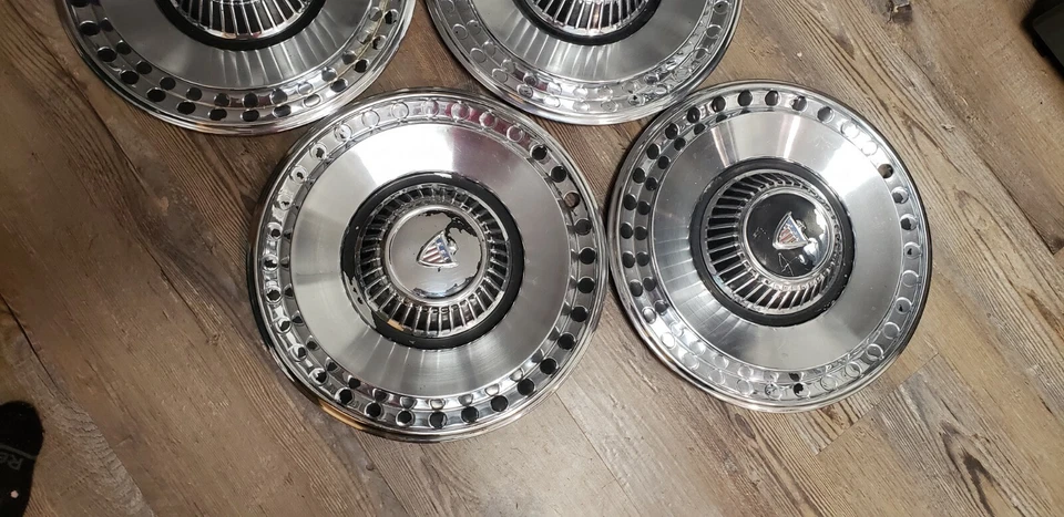 Juego de 4 tapacubos de rueda AMC Ambassador 1964 OEM Foto 4 de 4