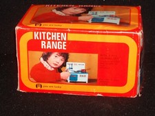 YOU ARE LUCKY MM702 Vintage Tin Toy KITCHEN RANGE with 4 Piece Cooking Set NIB