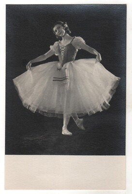 1958 Raisa STRUCHKOVA BALLET ''Giselle STAR Russian Ballerina DANCER Postcard Old