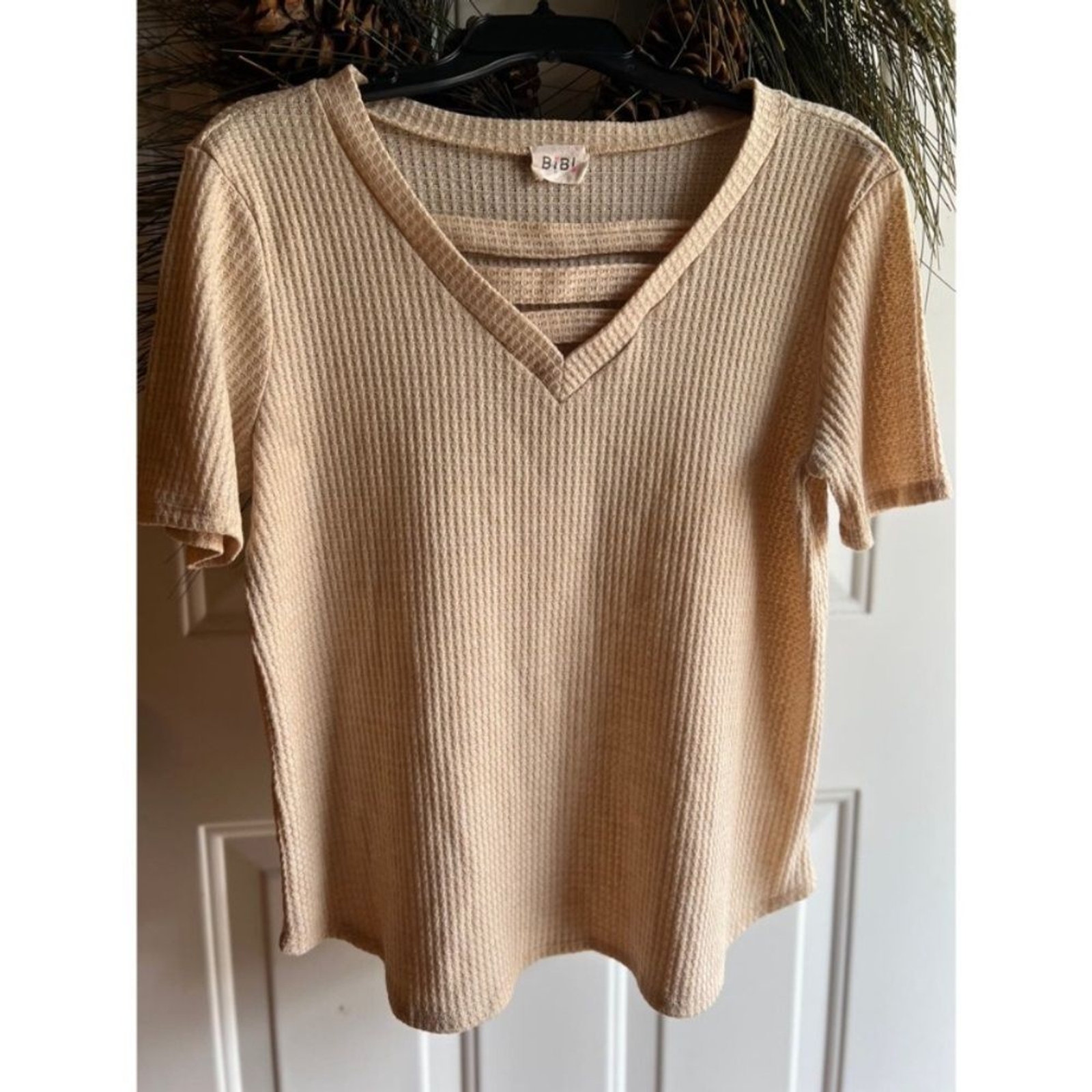 Super cute Tan/Natural/Oatmeal colored Womens short sleeved top Size Large