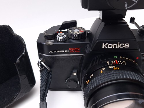 Appareil photo reflex argentique 35 mm Konica Autoreflex TC AVEC SANGLE ET FLASH TESTÉ - Photo 6 sur 17