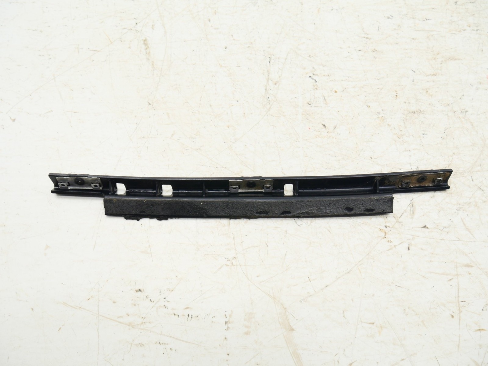 McLaren GT 2020-2023 Right Drip rail trim seal