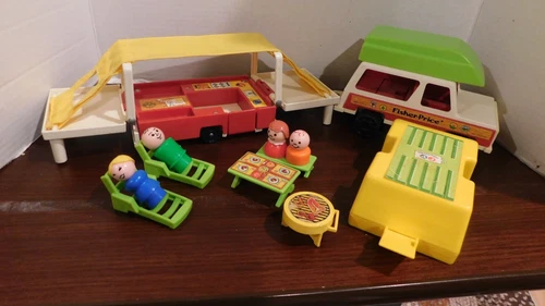VINTAGE 1979 FISHER PRICE LITTLE PEOPLE CAMPING AND CAR SET #992
