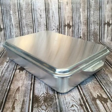 Vintage Mirro Aluminum 9”x13” Baking Cake Pan with Snap on Lid Cover