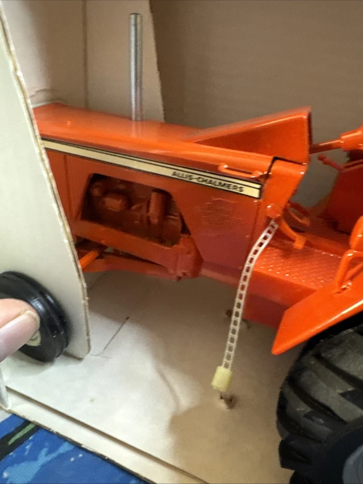 NEW IN BOX RARE HTF Scale Models 1992 Farm Progress Show Allis Chalmers 190 1/16 - Image 4 of 4