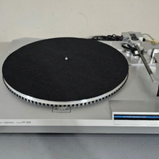 Hitachi HT-202 Turntable