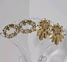 2 Pairs of VTG Gold Tone Shoe Clips- 1pr Musi Textured Ovals, 1pr Shooting Stars