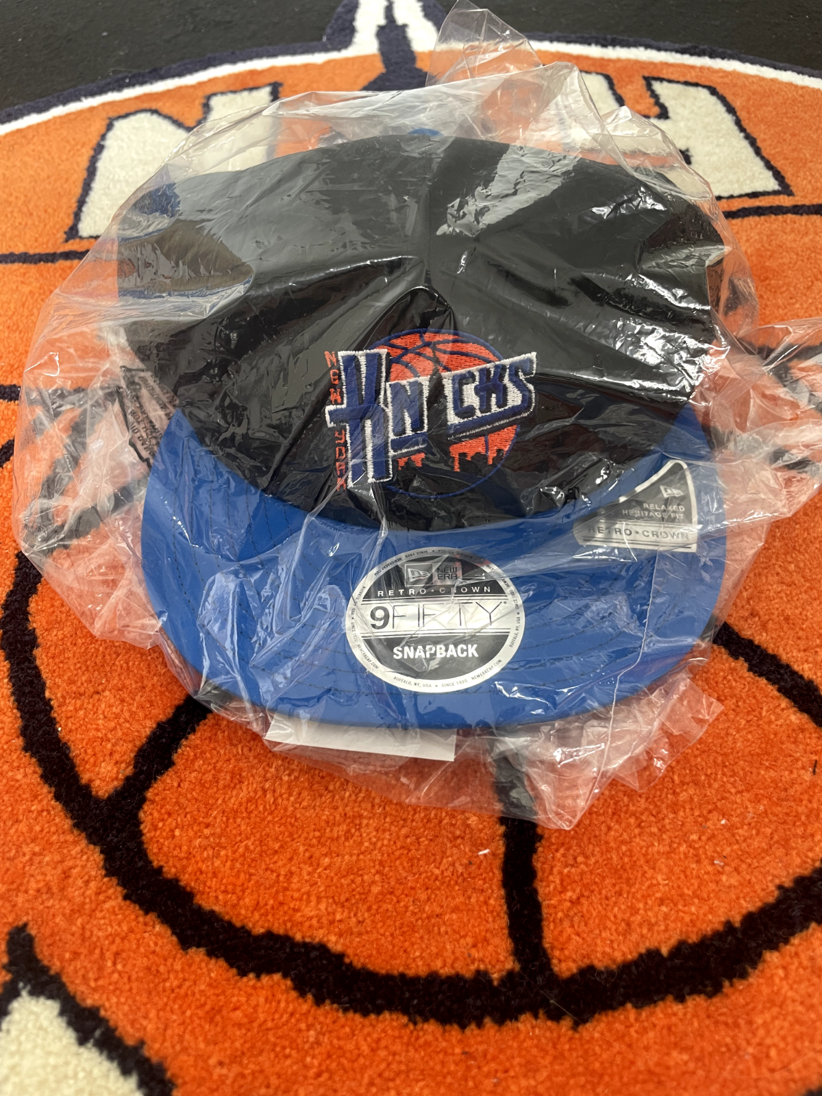 Kith x New Era New York Knicks Skyline 9FIFTY Snapback Cap Retro Crown NWT